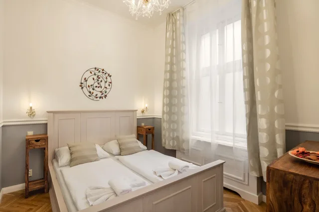 3 Rooms, Apartment, 3 Queen Beds، OLD TOWN SQUARE APARTMENTS 5/10