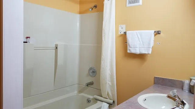 غرفة قياسية بسرير كينج، Forks Motel 6/6