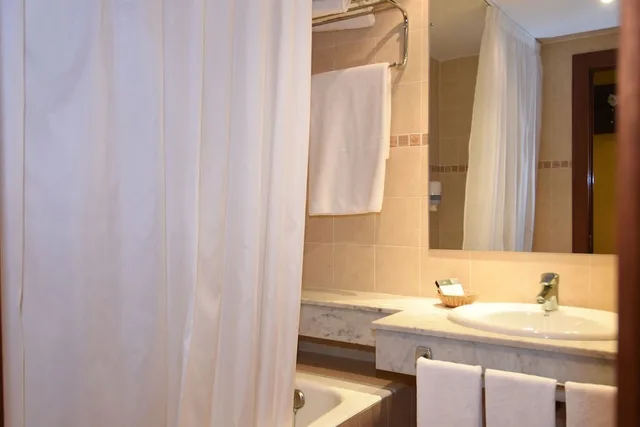 غرفة صغيرة بسرير مزدوج، Rvhotels Tuca 3/3