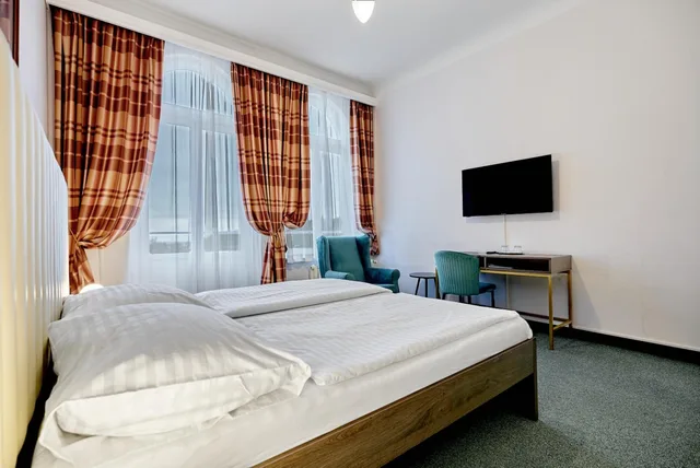 Room, Double or Twin Bed, Pool Access، Hotel Maxim 8/10