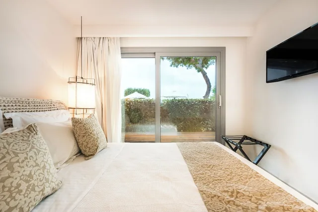 2 Bedrooms, Danai, Villa, Twin Beds, Queen Bed, Beach Front, Sofa, Private Pool، Amaronda Resort Spa 5/8
