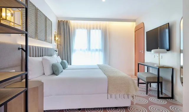 غرفة ثلاثية بسرير كينج، Boutique Hotel Luna Granada Centro 2/4