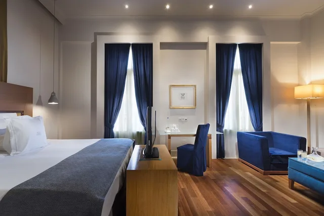 Junior Suite, Triple, 1 King and 1 Single Beds, Urban View، GDM MEGARON HISTORICAL MONUMENT HOTEL 1/2