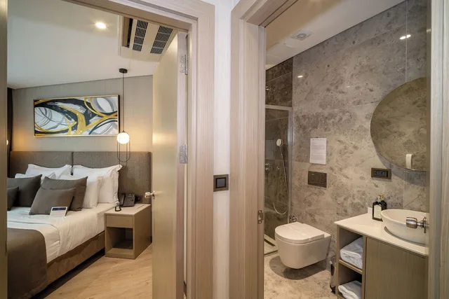 جناح كومفورت بسرير كينج مع أريكة، Rayelin Hotel Old Town 6/6