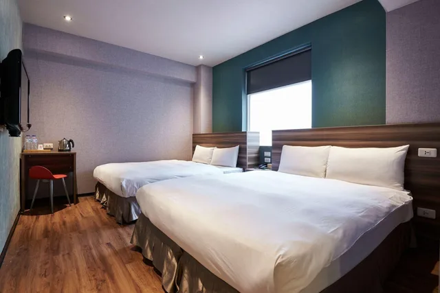 غرفة رباعية بسريرين مزدوجين، Tomorrow Hotel 1/1