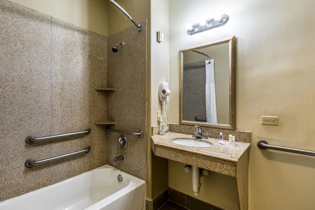 جناح بسريرين كوين بشرفة، Comfort Suites Galveston Cruise Port Area - Beachside 2/2