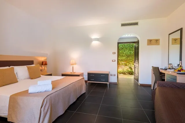 Room, Quadruple, Double Bed, Borgo del Principe 5/10