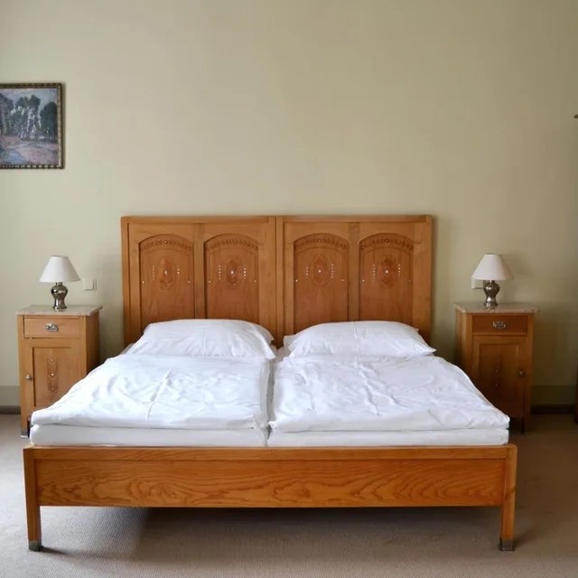 جناح، Hotel Praha Liberec 6/10