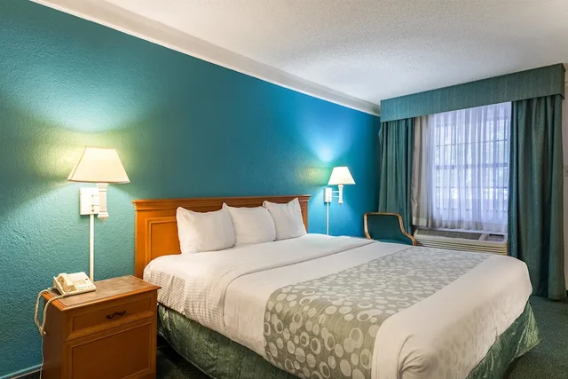 Deluxe, King Bed, Motel6 North Little Rock, AR - McCain 6/10