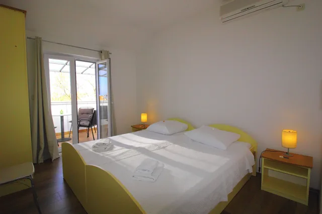 شقة بإطلالة على البحر بشرفة بغرفتي نوم، Bacan Serviced Apartments 2/6