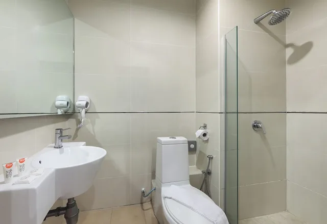 Room, Queen Bed, No Window، Tune Hotel 1borneo Kota Kinabalu 4/5