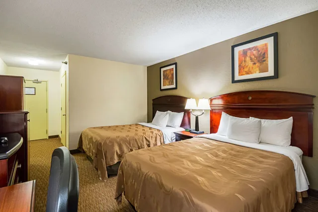غرفة بسريرين مزدوجين، Quality Inn Fairmont 1/4