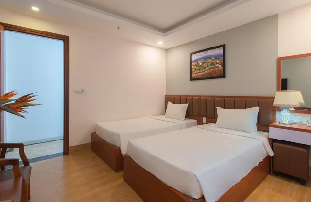 Economy, Twin Beds, No Window، Canary Nha Trang Hotel 1/1