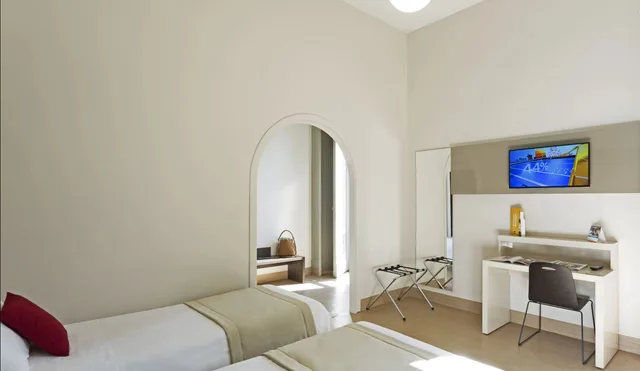 Triple Room for Disabled People، B&B Hotel Napoli 1/1