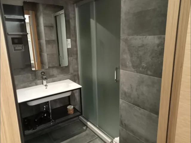غرفة قياسية مفردة، B&B HOTEL Prato City Center 1/8
