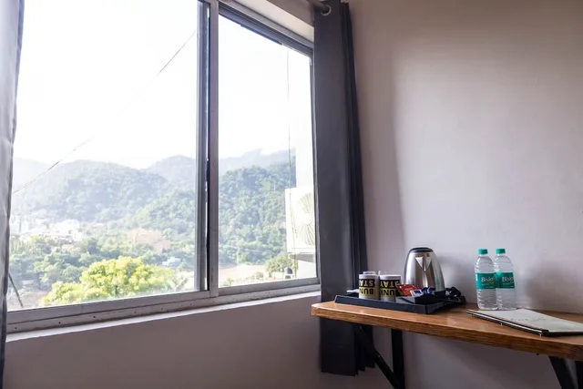 غرفة قياسية بسرير كوين بإطلالة على النهر، Bunk Stay Rishikesh 9/9