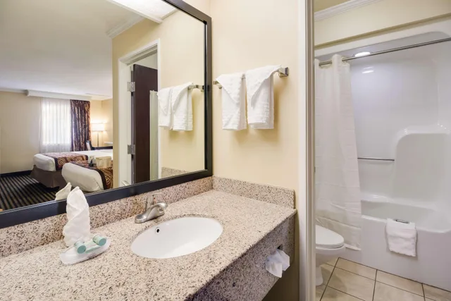 غرفة متصلة بسريرين مزدوجين لذوي الإعاقة، Best Western Mckenzie 4/4