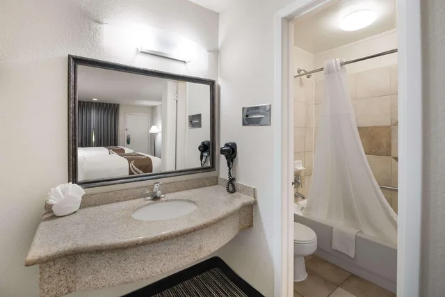 غرفة بسريرين كوين، Quality Inn Suites Lufkin 6/6