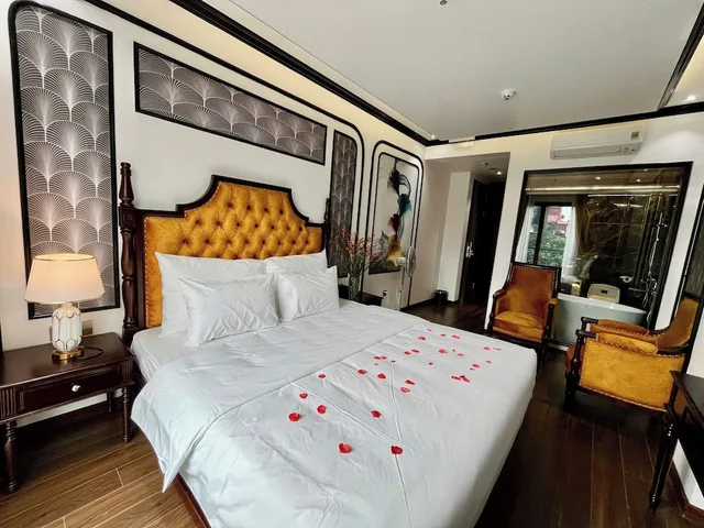 غرفة ديلوكس بسرير كوين، Royal Hanoi Hotel 1/10