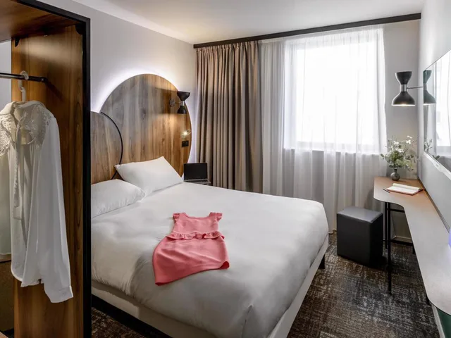 شقة بسرير مزدوج وسريرين منفصلين، Ibis Styles Paris Meteor Avenue D'italie 1/3
