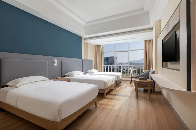 Room, 3 Beds, Mountain View, Ramada by Wyndham Zhangjiajie Tianmen Mountain 2/4