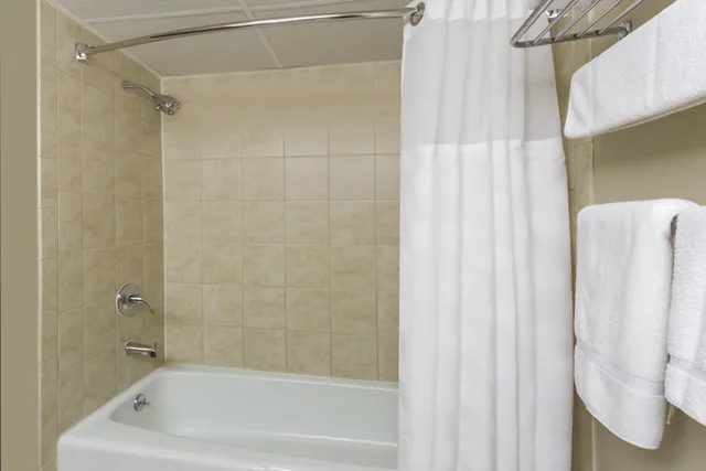 غرفة سوبيريور بسرير كينج، Americinn By Wyndham Janesville 7/8