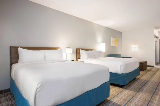 Efficiency, Suite, 2 Queen Beds، MainStay Suites Gaylord 1/3
