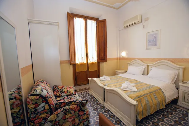 غرفة سوبيريور بسرير مزدوج بشرفة، Hotel Desiree 1/4
