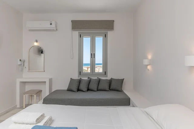 Deluxe, Suite, Queen Bed, Sofa, Hot Tub, Golden Sand Naxos 4/10