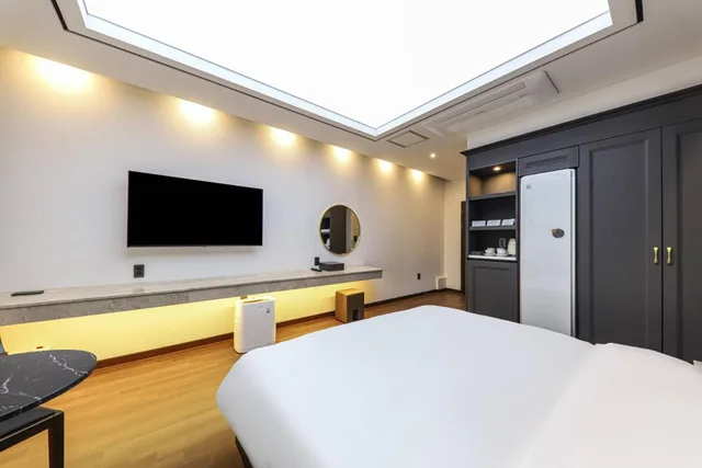 غرفة ديلوكس بسرير مزدوج بحوض استحمام، Hotel Demer 3/10