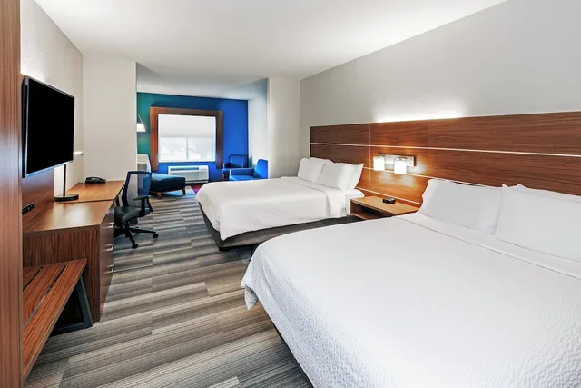 جناح بسريرين كوين مع أريكة لذوي الإعاقة، Holiday Inn Express Hotel And Suites Del Rio 1/6