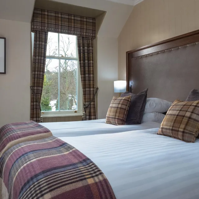 Classic, Triple, Cairngorm Hotel 1/2