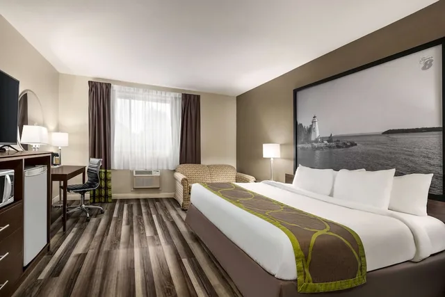 غرفة بسرير كينج، Super 8 By Wyndham Sarnia On 1/5