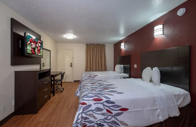 غرفة ديلوكس بسريرين مزدوجين للمدخنين، Red Roof Inn Morgan City 1/3