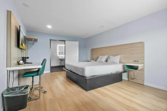 غرفة بسرير كينج لذوي الإعاقة، Travelodge by Wyndham Fairplex Pomona 2/10