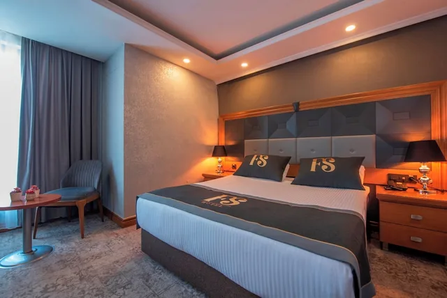 غرفة سوبيريور بسرير مزدوج بإطلالة على المدينة، Four Seven Hotel 1/6