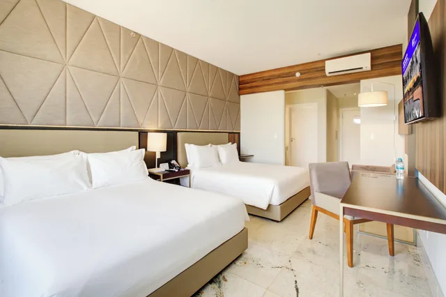 غرفة ديلوكس بسرير مزدوج أو سريرين منفصلين بإطلالة على المسبح بغرفة نوم واحدة، DoubleTree by Hilton Foz do Iguacu 6/10
