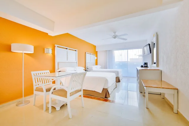 2x2, Connecting, 2 King Beds, Occidental Costa Cancun 6/8