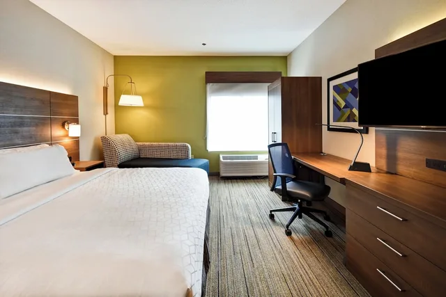 غرفة قياسية بسرير كينج لذوي الإعاقة، Holiday Inn Express Newport North - Middletown 1/5