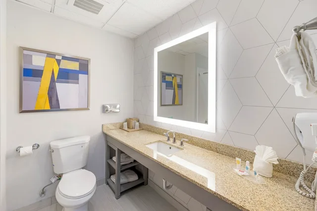 جناح بسريرين كوين مع أريكة لذوي الإعاقة، Comfort Suites Pecos 7/7