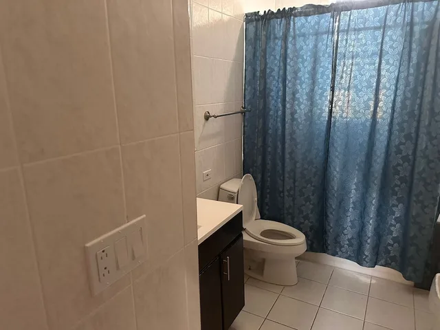 1 Bedroom, Studio, Queen Bed, Brownstone Marlin Drive 3/3