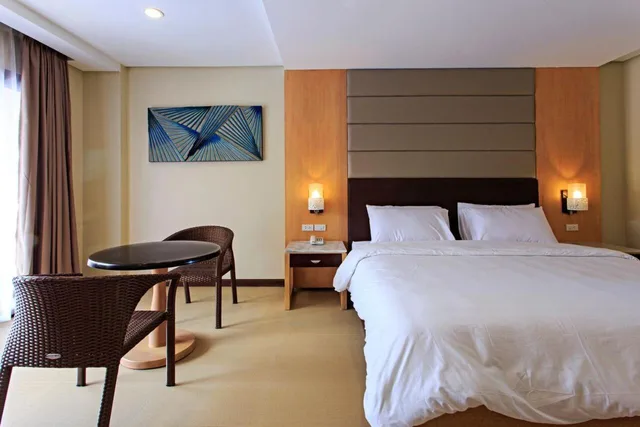 غرفة سوبيريور بسرير كينج، Cebu Westown Lagoon - South Wing 1/8