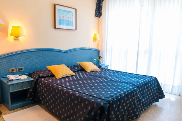 2 Bedrooms, Connecting, 2 Double Beds, Hotel Principe 2/4