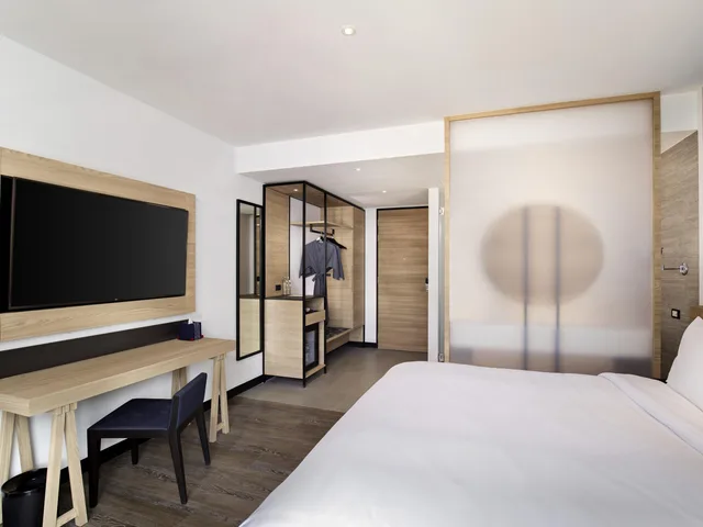 غرفة ديلوكس بسرير كينج بشرفة، Novotel Chiangmai Nimman Journeyhub 4/6