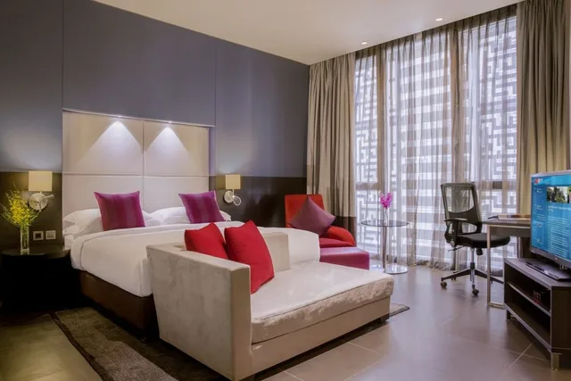 غرفة ديلوكس بسرير كينج لذوي الإعاقة، The Abdali Boulevard Hotel 1/3