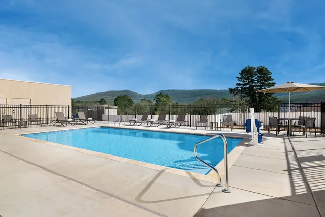 Holiday Inn Express & Suites Huntsville Northeast by IHG، هنتسفيل 28/50