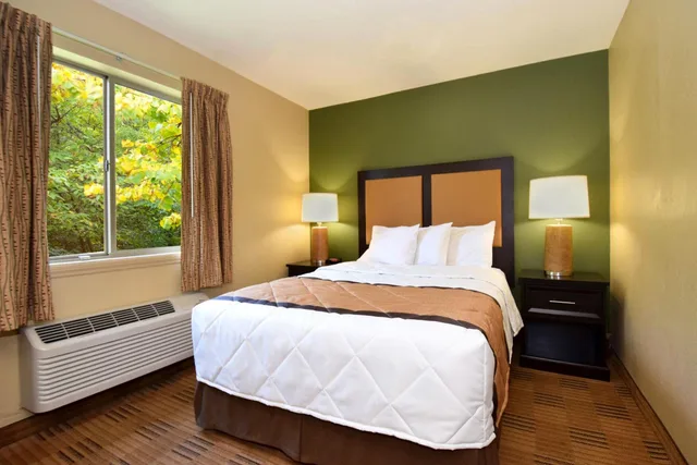 Deluxe, Studio, Queen Bed, Studio 6 Extended Stay South Bend Mishawaka South IN 3/10