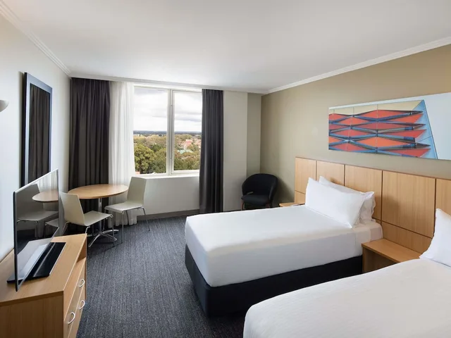Standard, Twin Beds, Mercure Sydney Bankstown 1/6