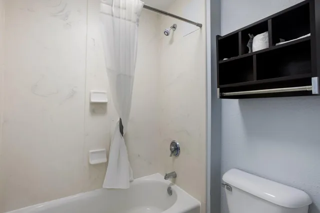 غرفة بسرير كينج، Suburban Studios Hinesville - Fort Stewart Area 2/6