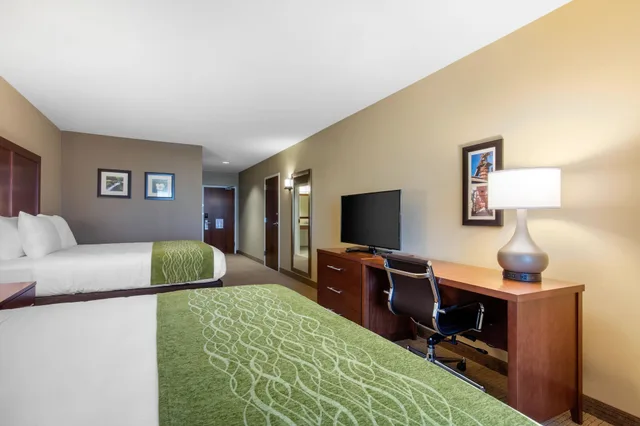 غرفة قياسية بسريرين كوين، Comfort Inn & Suites At Crossplex Village 5/10